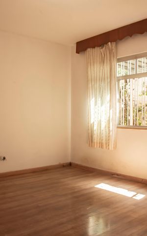 Casa à venda com 155m², 3 quartos e 2 vagasSala