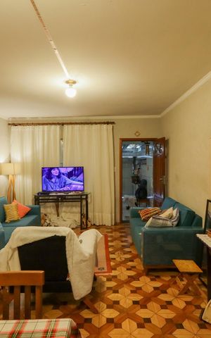 Casa à venda com 12m², 3 quartos e 1 vaga Casa à venda com 12m², 3 quartos e 1 vagaSala de estar