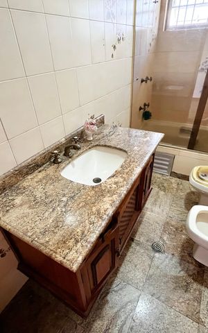 Casa à venda com 200m², 4 quartos e 3 vagasBanheiro da Suíte