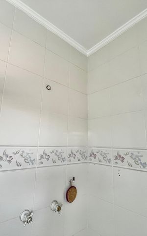 Casa à venda com 200m², 4 quartos e 3 vagasBanheiro