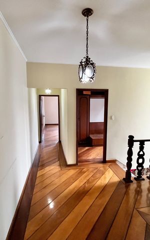 Casa à venda com 200m², 4 quartos e 3 vagasCopa