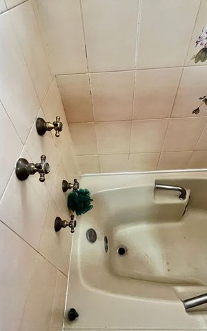 Casa à venda com 200m², 4 quartos e 3 vagasBanheiro da Suíte
