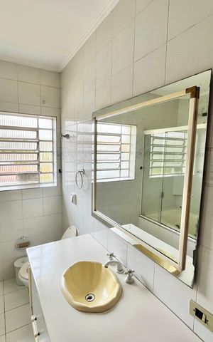 Casa à venda com 200m², 4 quartos e 3 vagasBanheiro