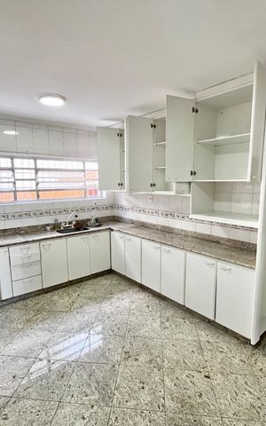Casa à venda com 200m², 4 quartos e 3 vagasCozinha