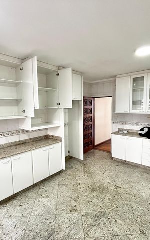 Casa à venda com 200m², 4 quartos e 3 vagasCozinha