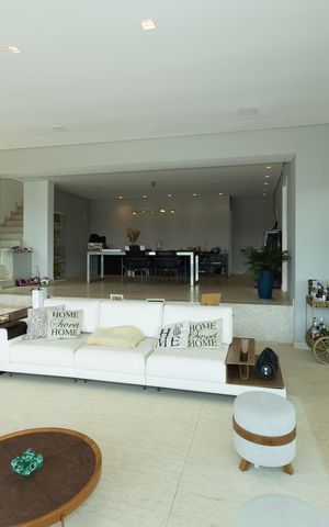Casa de condomínio à venda com 500m², 4 quartos e 5 vagas Casa de condomínio à venda com 500m², 4 quartos e 5 vagasSala de Estar