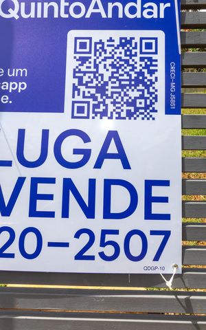 Casa de condomínio à venda com 500m², 4 quartos e 5 vagas Casa de condomínio à venda com 500m², 4 quartos e 5 vagasPlaca