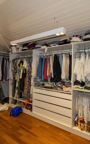 Casa de condomínio à venda com 500m², 4 quartos e 5 vagas Casa de condomínio à venda com 500m², 4 quartos e 5 vagasCloset da suíte 1