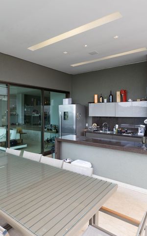 Casa de condomínio à venda com 500m², 4 quartos e 5 vagas Casa de condomínio à venda com 500m², 4 quartos e 5 vagasÁrea Gourmet