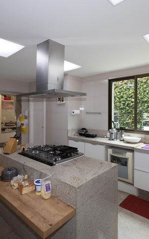 Casa de condomínio à venda com 500m², 4 quartos e 5 vagas Casa de condomínio à venda com 500m², 4 quartos e 5 vagasCozinha
