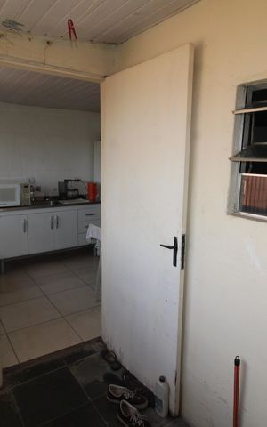 Casa à venda com 400m², 5 quartos e 2 vagasCasa 2 - Área de Serviço