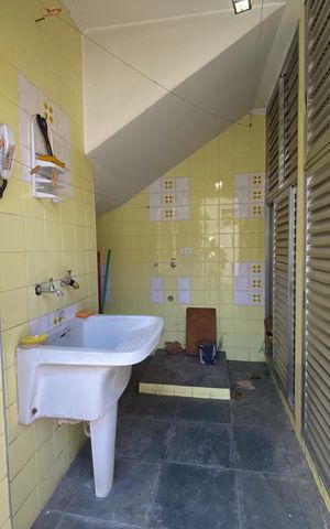 Casa à venda com 230m², 6 quartos e 2 vagas
