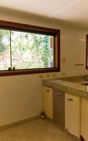 Casa de condomínio à venda com 900m², 6 quartos e 3 vagas
