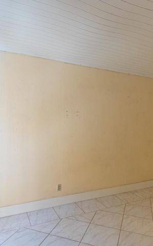 Casa à venda com 300m², 2 quartos e sem vaga Casa à venda com 300m², 2 quartos e sem vagaQuarto -Casa 1