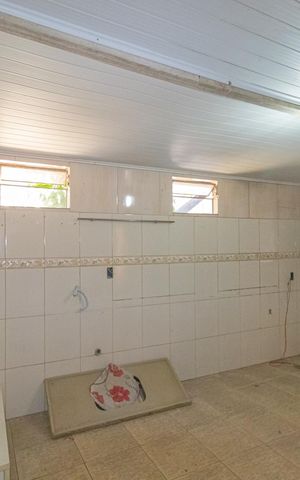 Casa à venda com 300m², 2 quartos e sem vaga Casa à venda com 300m², 2 quartos e sem vagaSala/Cozinha-Casa 1