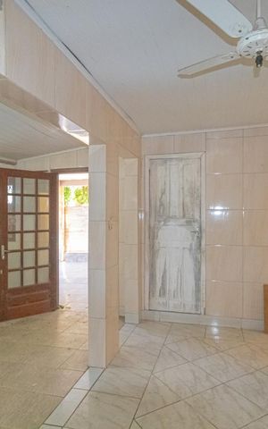 Casa à venda com 300m², 2 quartos e sem vaga Casa à venda com 300m², 2 quartos e sem vagaSala/Cozinha-Casa 1