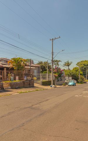 Casa à venda com 300m², 2 quartos e sem vaga Casa à venda com 300m², 2 quartos e sem vagaFachada/Vista da Rua