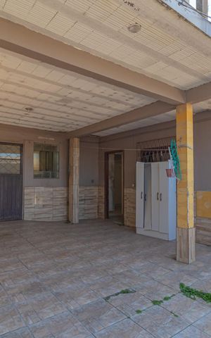 Casa à venda com 300m², 2 quartos e sem vaga Casa à venda com 300m², 2 quartos e sem vagaÁrea externa-Casa 1