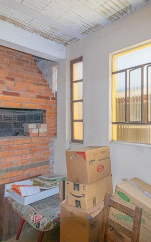 Casa à venda com 300m², 2 quartos e sem vaga Casa à venda com 300m², 2 quartos e sem vagaGaragem e Churrasqueira-Casa 1