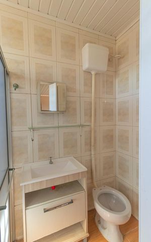 Casa à venda com 300m², 2 quartos e sem vaga Casa à venda com 300m², 2 quartos e sem vagaBanheiro/Casa 2