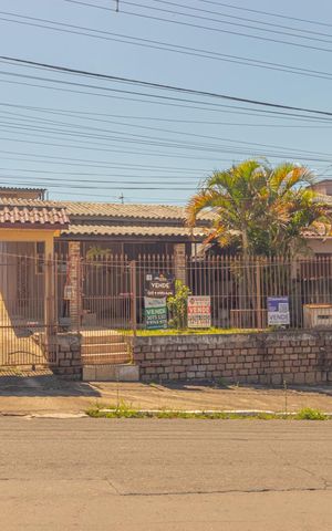 Casa à venda com 300m², 2 quartos e sem vaga Casa à venda com 300m², 2 quartos e sem vagaFachada