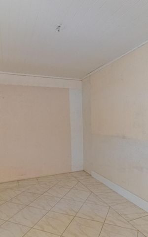 Casa à venda com 300m², 2 quartos e sem vaga Casa à venda com 300m², 2 quartos e sem vagaQuarto -Casa 1