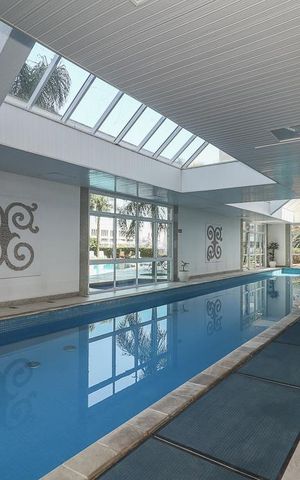 Apartamento à venda com 65m², 2 quartos e 2 vagasÁrea comum - Piscina coberta