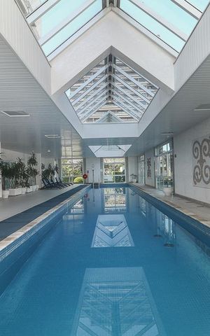 Apartamento à venda com 65m², 2 quartos e 2 vagasÁrea comum - Piscina coberta