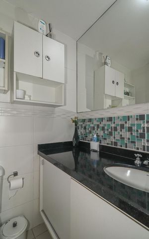 Apartamento à venda com 65m², 2 quartos e 2 vagasBanheiro da Suíte