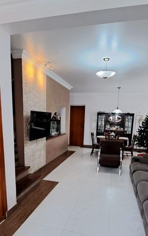 Casa para alugar com 225m², 4 quartos e 2 vagas