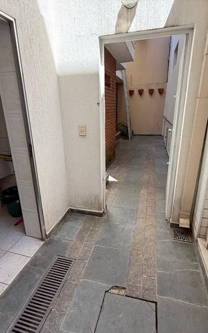 Casa para alugar com 329m², 4 quartos e 3 vagas