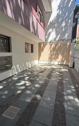 Casa para alugar com 329m², 4 quartos e 3 vagas