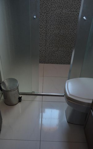 Casa à venda com 288m², 3 quartos e 4 vagasBanheiro Social