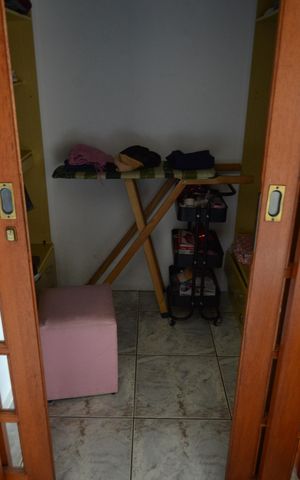 Casa à venda com 288m², 3 quartos e 4 vagasCloset da suíte