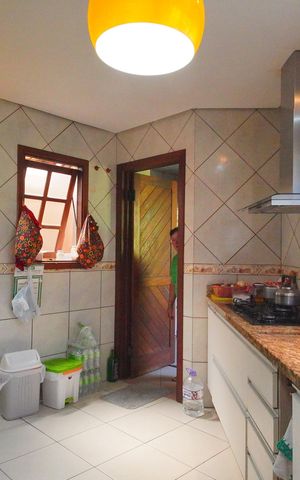 Casa à venda com 300m², 4 quartos e 3 vagasCozinha