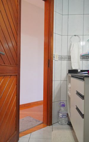 Casa à venda com 300m², 4 quartos e 3 vagasBanheiro 1