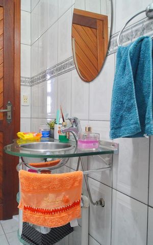 Casa à venda com 300m², 4 quartos e 3 vagasBanheiro 2