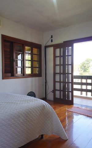 Casa à venda com 300m², 4 quartos e 3 vagasSuíte