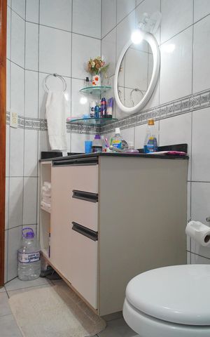 Casa à venda com 300m², 4 quartos e 3 vagasBanheiro 1