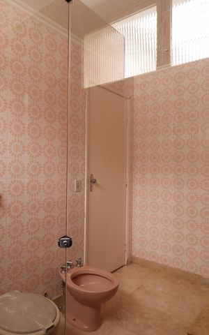 Casa à venda com 244m², 3 quartos e 4 vagasBanheiro Social