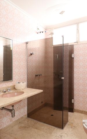 Casa à venda com 244m², 3 quartos e 4 vagasBanheiro Social