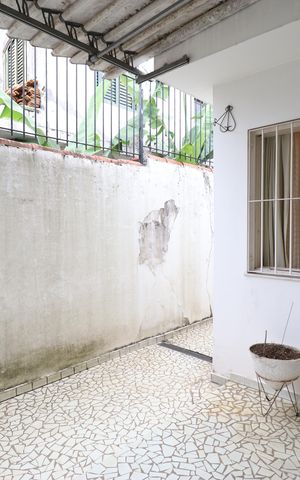 Casa à venda com 244m², 3 quartos e 4 vagasQuintal