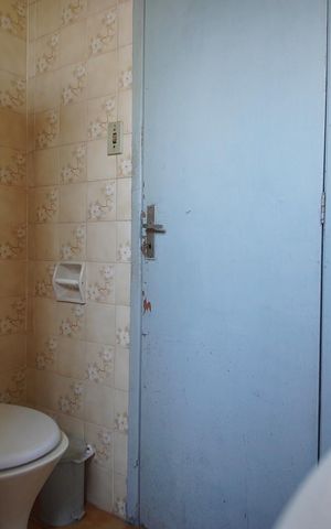 Casa para alugar com 423m², 2 quartos e 3 vagasBanheiro Corredor