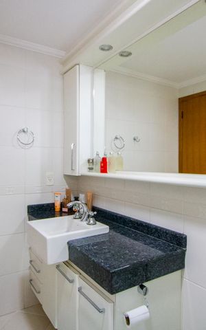 Apartamento à venda com 144m², 3 quartos e 4 vagas Apartamento à venda com 144m², 3 quartos e 4 vagasBanheiro do quarto 1