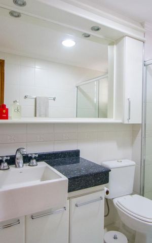 Apartamento à venda com 144m², 3 quartos e 4 vagas Apartamento à venda com 144m², 3 quartos e 4 vagasBanheiro do quarto 1