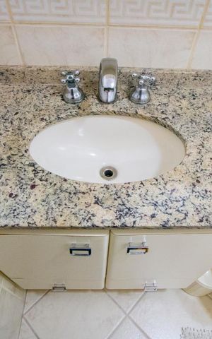 Apartamento à venda com 144m², 3 quartos e 4 vagas Apartamento à venda com 144m², 3 quartos e 4 vagasBanheiro do quarto 3
