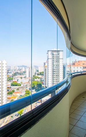 Apartamento à venda com 144m², 3 quartos e 4 vagas Apartamento à venda com 144m², 3 quartos e 4 vagasVaranda da sala
