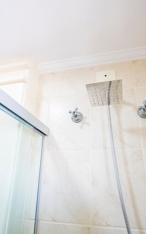 Apartamento à venda com 144m², 3 quartos e 4 vagas Apartamento à venda com 144m², 3 quartos e 4 vagasBanheiro do quarto 3