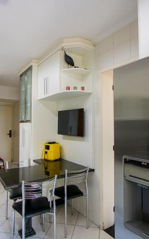 Apartamento à venda com 144m², 3 quartos e 4 vagas Apartamento à venda com 144m², 3 quartos e 4 vagasCozinha