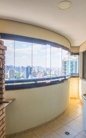 Apartamento à venda com 144m², 3 quartos e 4 vagas Apartamento à venda com 144m², 3 quartos e 4 vagasVaranda gourmet da cozinha
